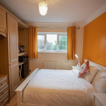 Oyo Oakcroft Guest House Manchester Airport Ringway Ngoại thất bức ảnh