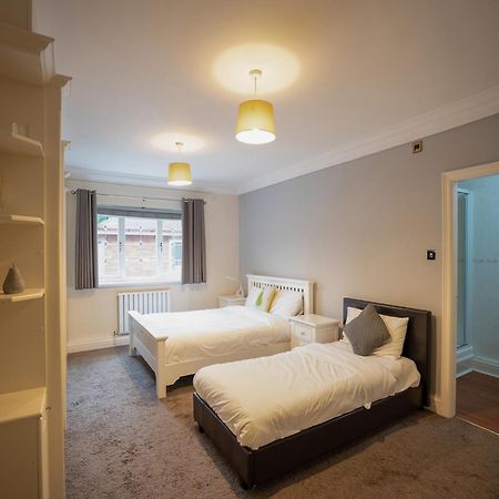 Oyo Oakcroft Guest House Manchester Airport Ringway Ngoại thất bức ảnh