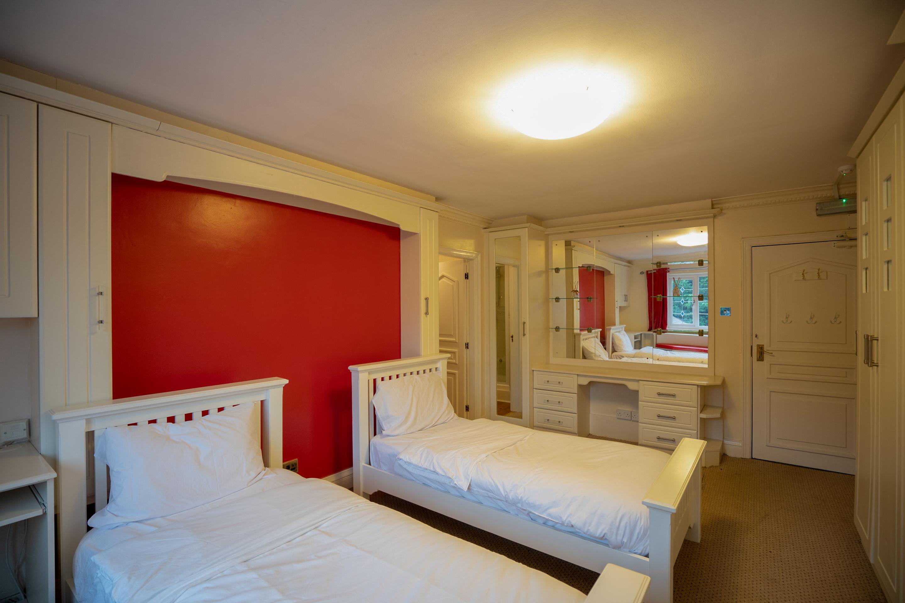 Oyo Oakcroft Guest House Manchester Airport Ringway Ngoại thất bức ảnh