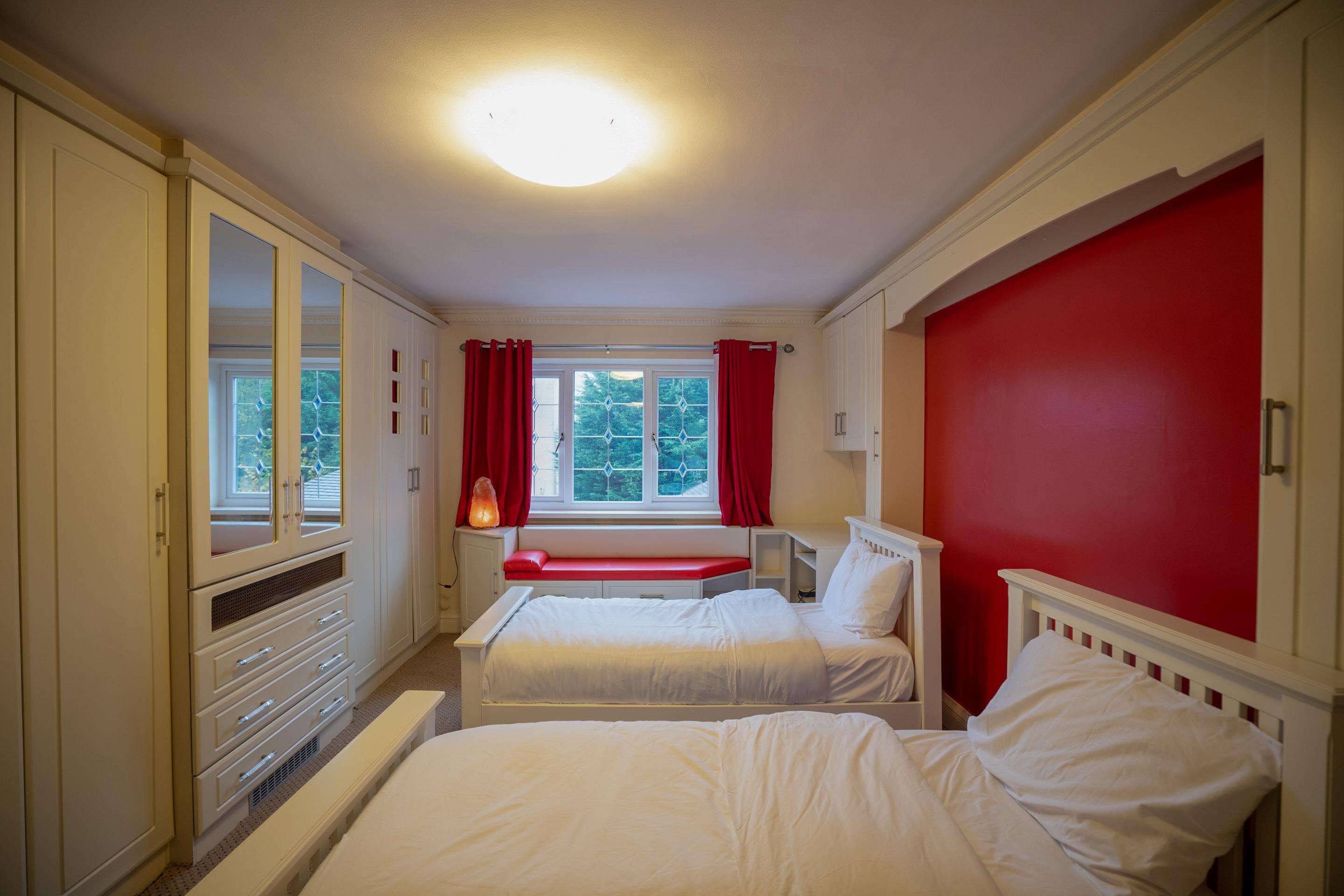 Oyo Oakcroft Guest House Manchester Airport Ringway Ngoại thất bức ảnh