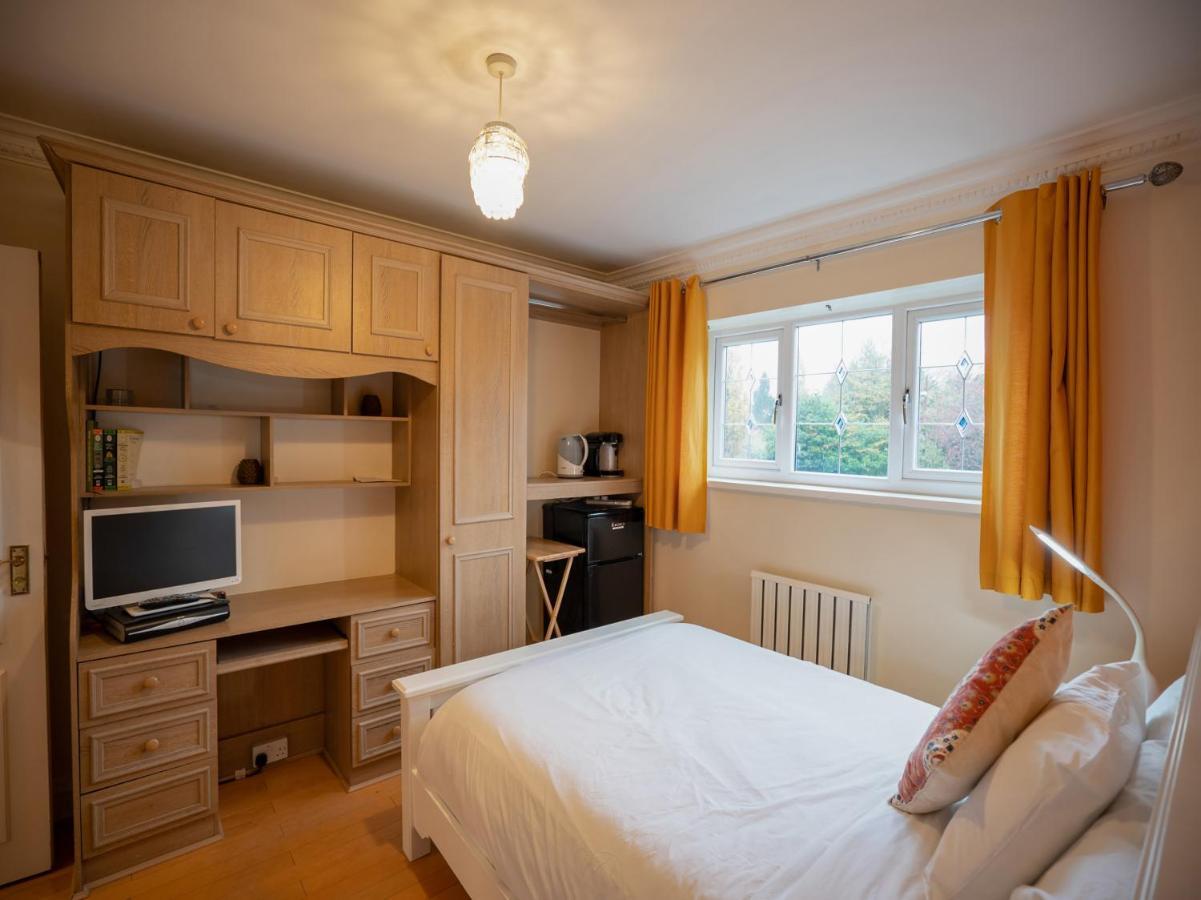 Oyo Oakcroft Guest House Manchester Airport Ringway Ngoại thất bức ảnh