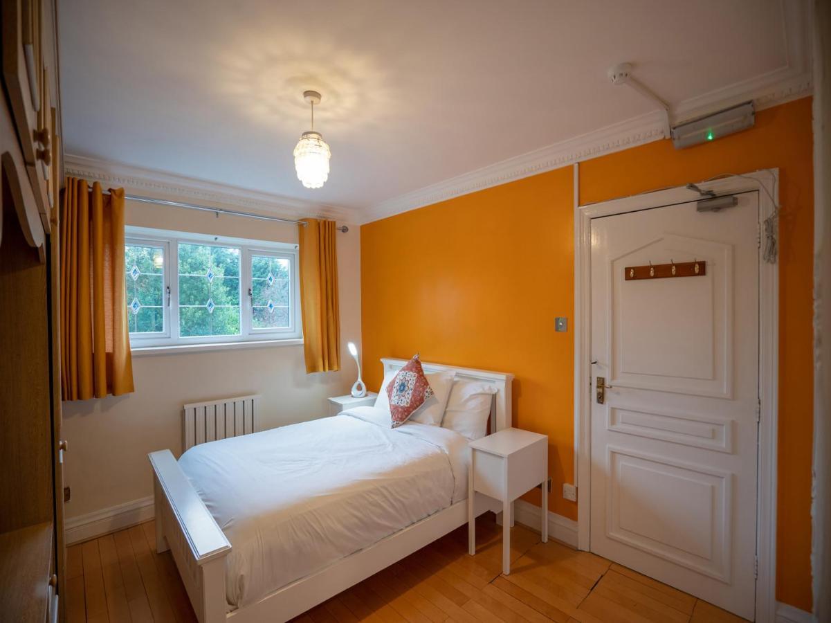 Oyo Oakcroft Guest House Manchester Airport Ringway Ngoại thất bức ảnh