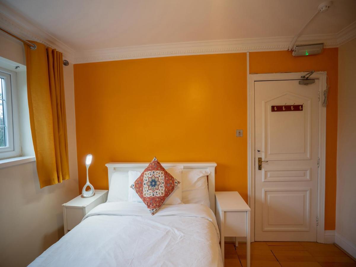 Oyo Oakcroft Guest House Manchester Airport Ringway Ngoại thất bức ảnh