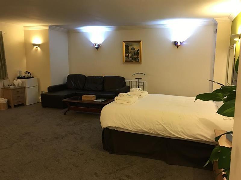 Oyo Oakcroft Guest House Manchester Airport Ringway Ngoại thất bức ảnh